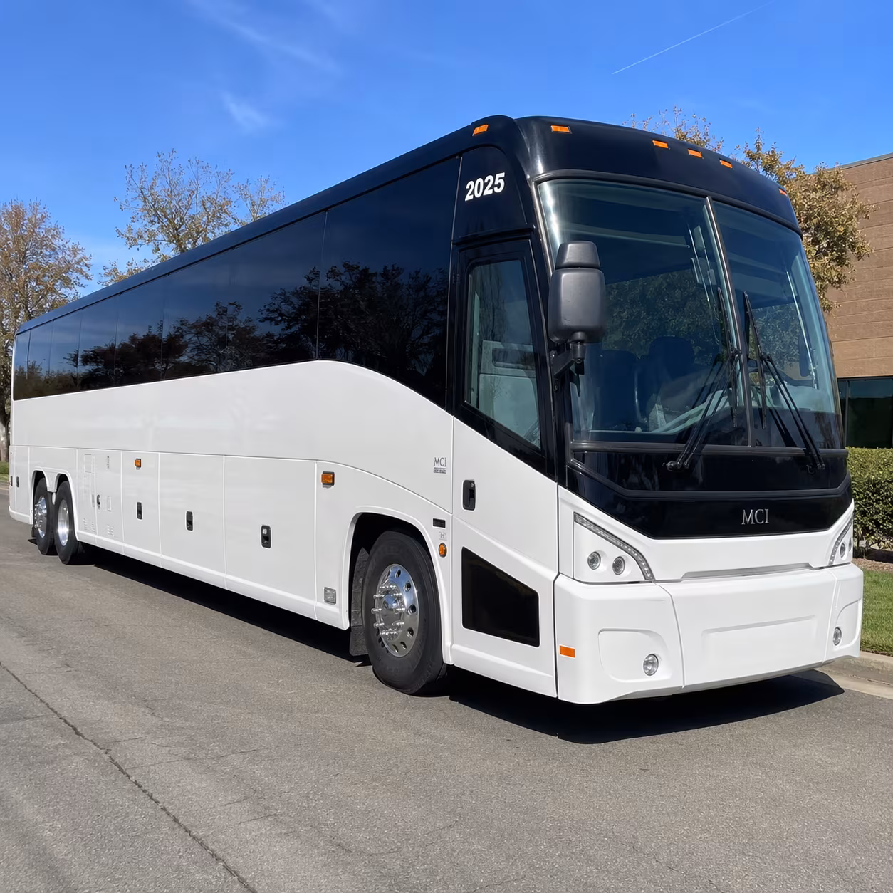 charter bus shuttles to camp pendleton from vista and north county