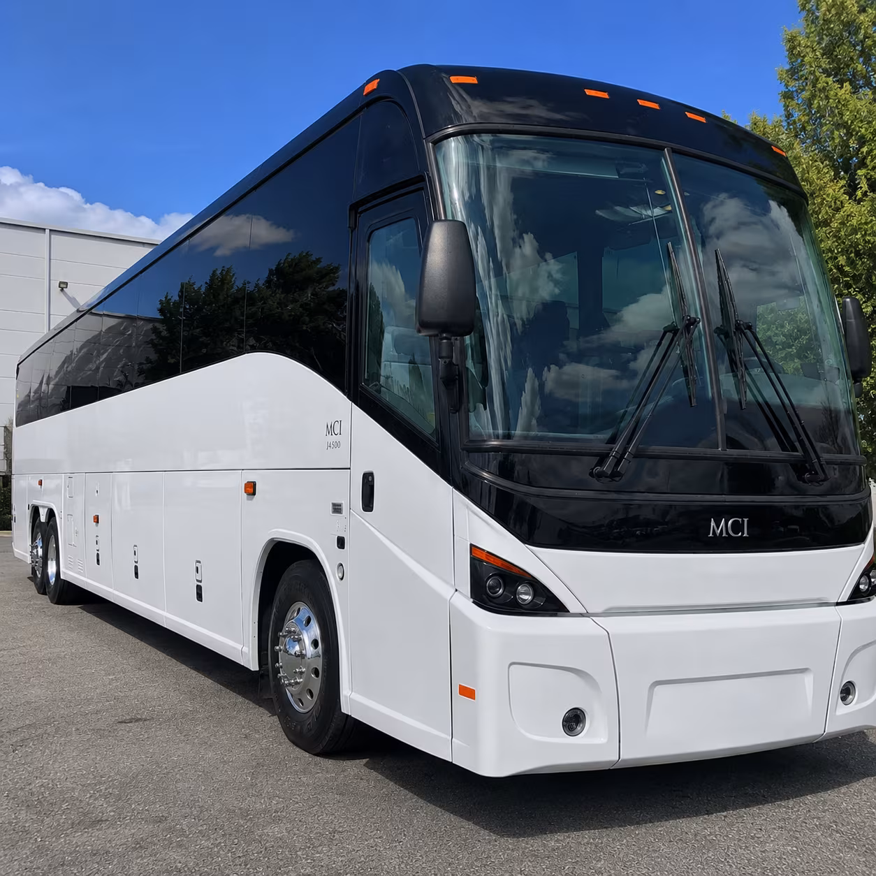 charter buses for corporate events at moonlight amphitheatre and vista village